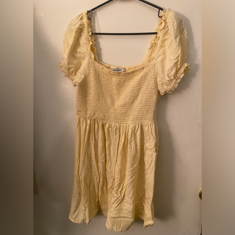 Arizona Jean Company yellow puffed sleeves ruching mini dress. EUC.